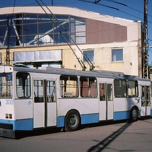 Tallinna Trammi- ja Trollibussikoondis 308 ja 210.
