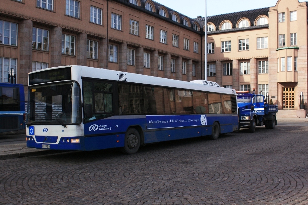Helsingin Bussiliikenne 17 ja Helsingin Bussiliikenne 1509