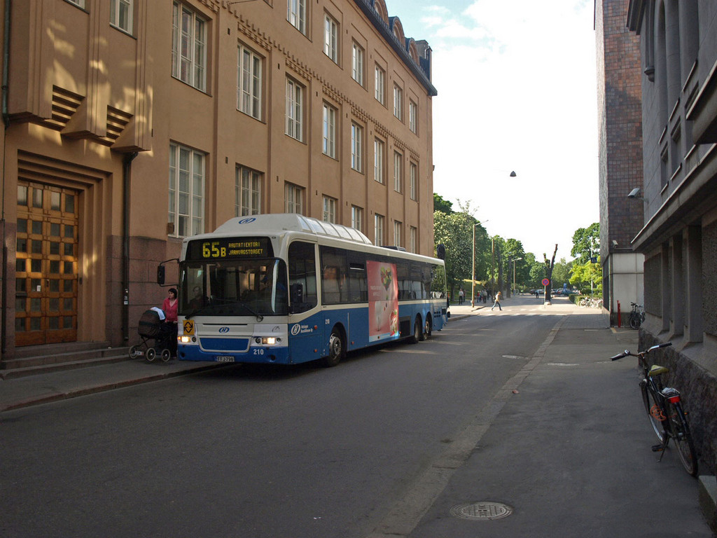 Helsingin Bussiliikenne 210