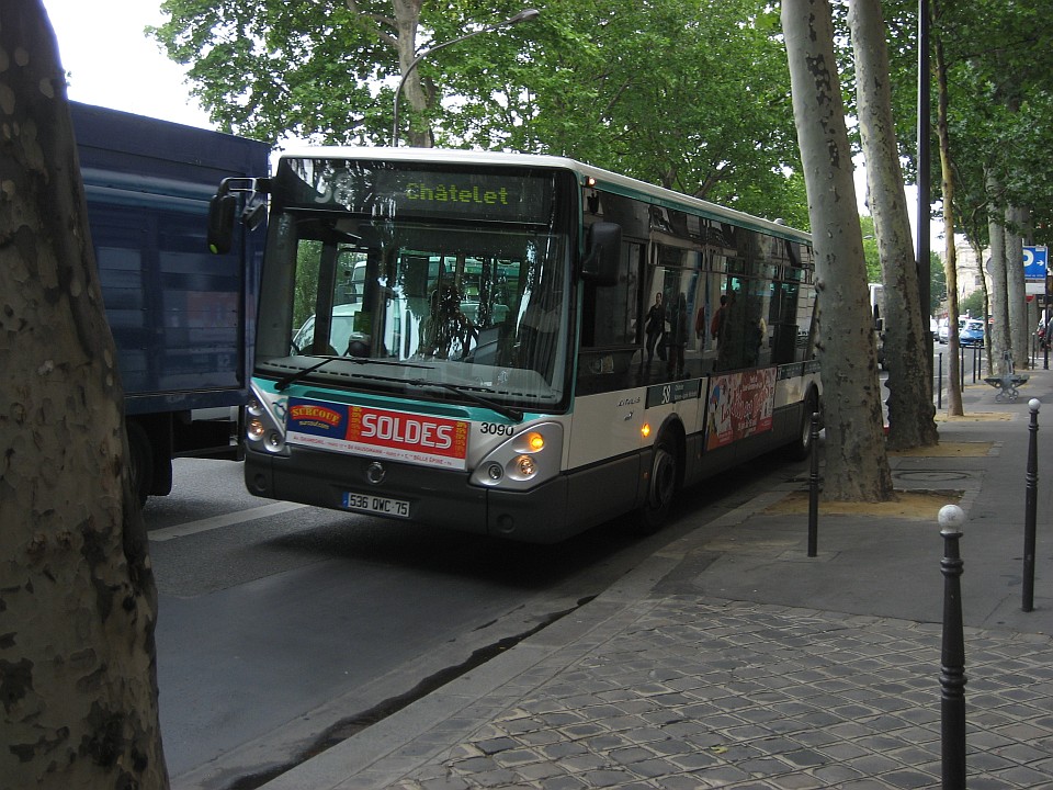 Kaupunkibussi Pariisissa
