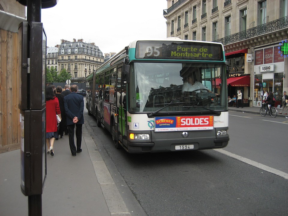 Kaupunkibussi Pariisissa
