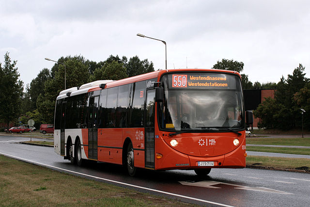 640px-HelB_bus_on_core_HRT_bus_line_in_Otaniemi%2C_Espoo.JPG