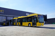 NF245_01.jpg