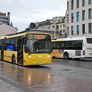 Turun Kaupunkiliikenne 33 ja Linjaliikenne Nyholm 2049