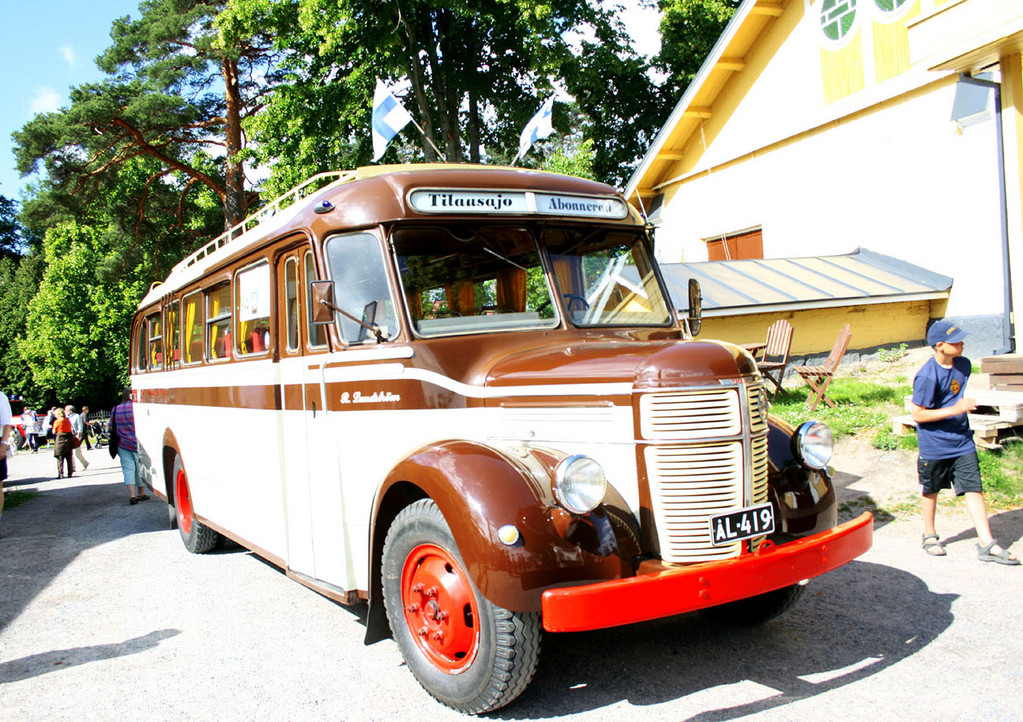 Charterbus R. Lundström