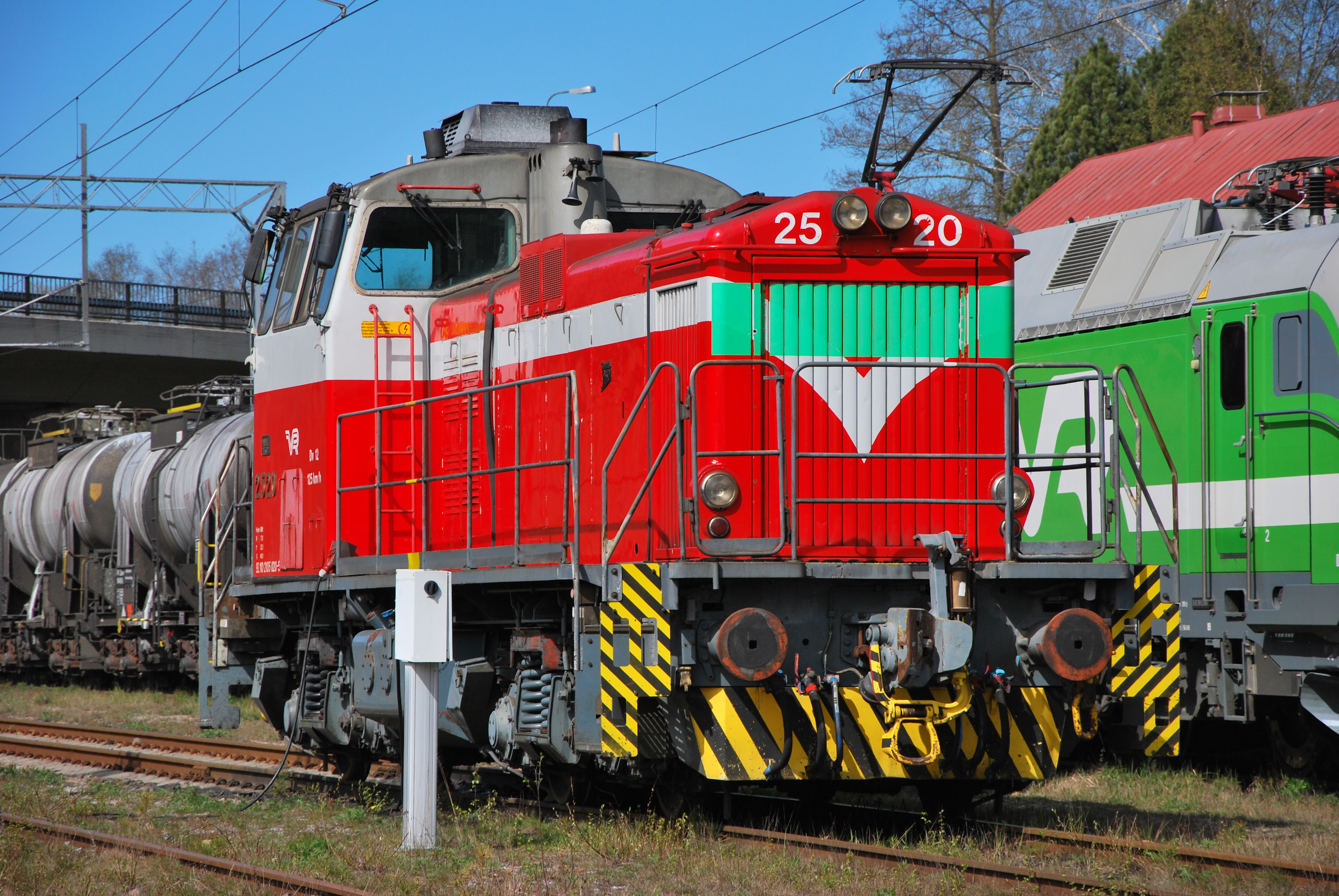 Dv12 2520