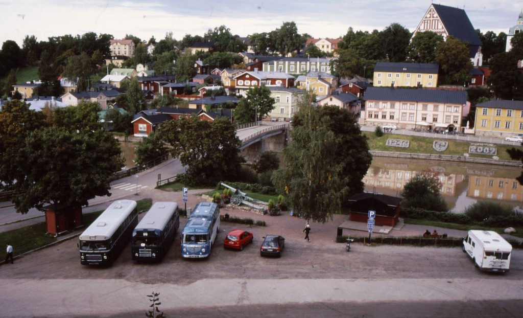 Helsingin Bussiliikenne 157, 33 ja 300