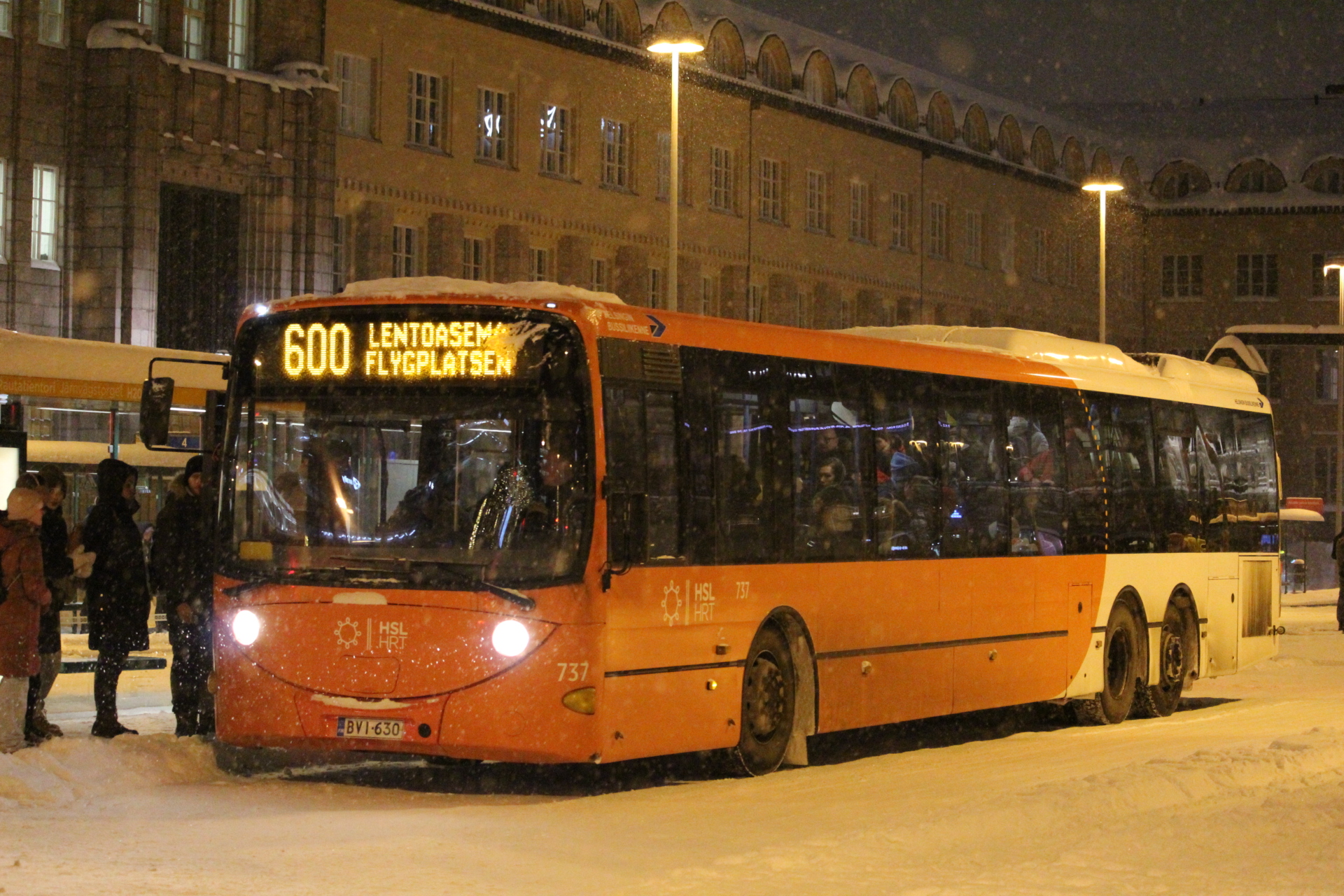 Helsingin Bussiliikenne 737