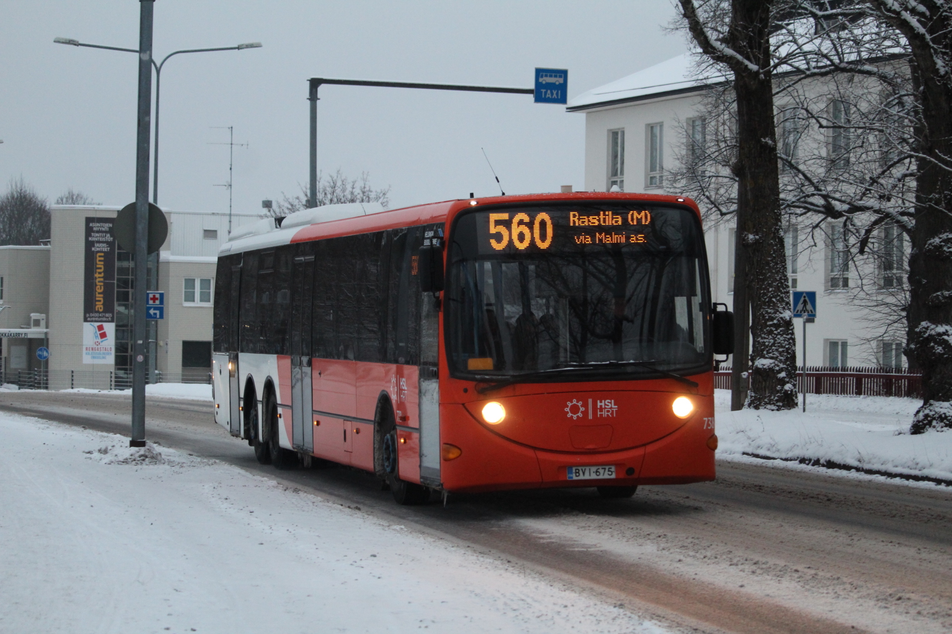 Helsingin Bussiliikenne 738