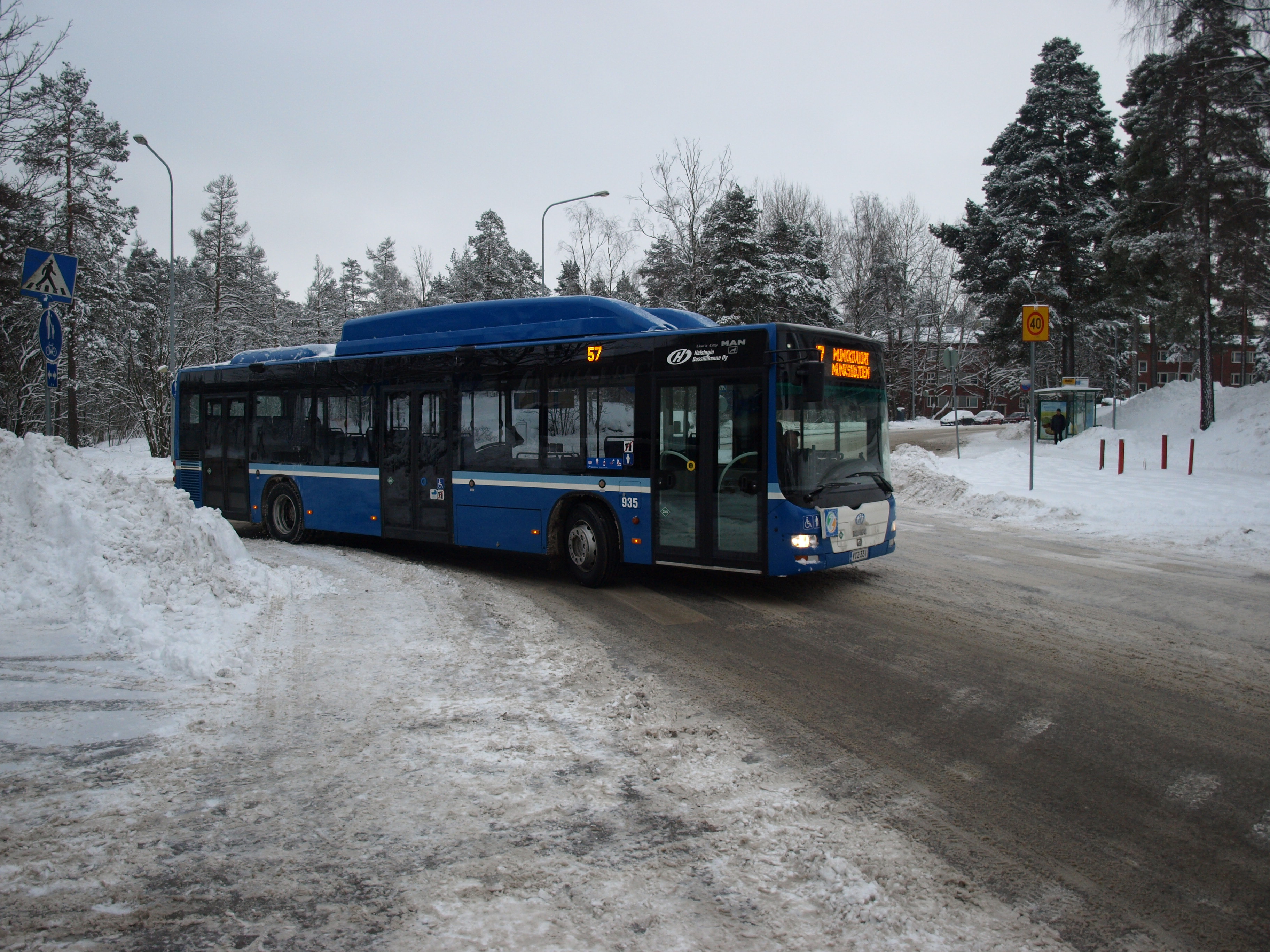Helsingin Bussiliikenne 935