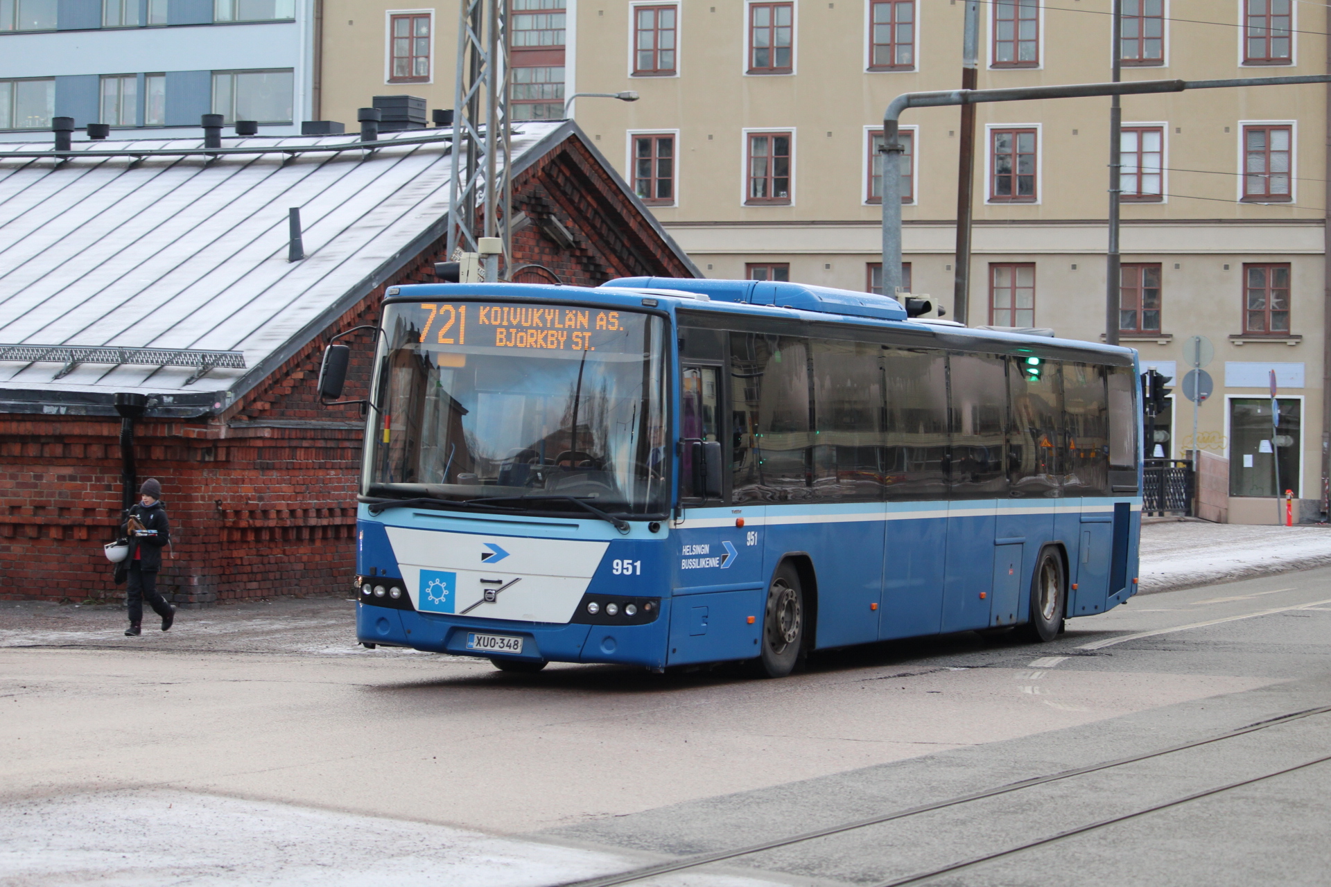 Helsingin Bussiliikenne 951