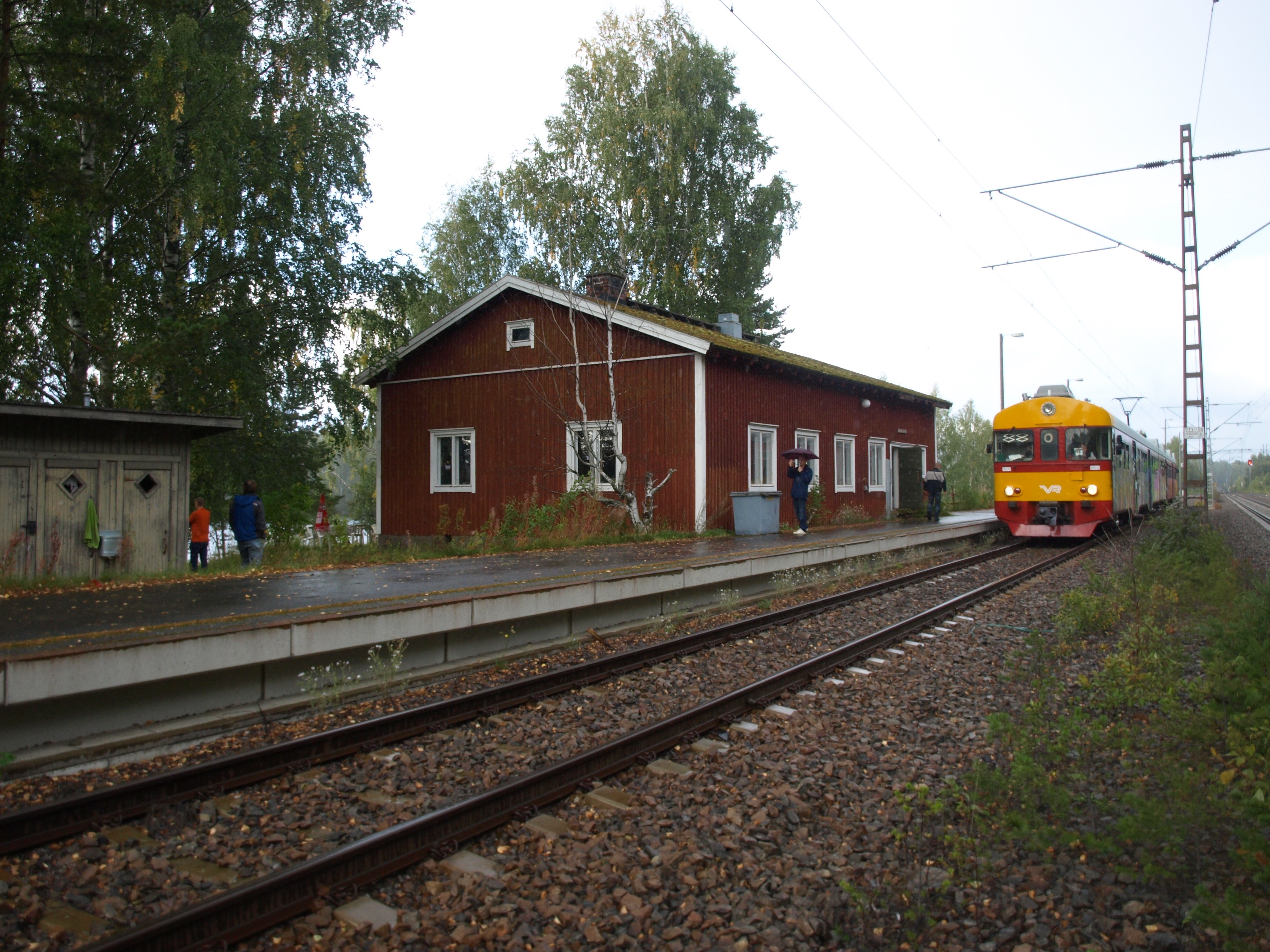 Hillosensalmen asema