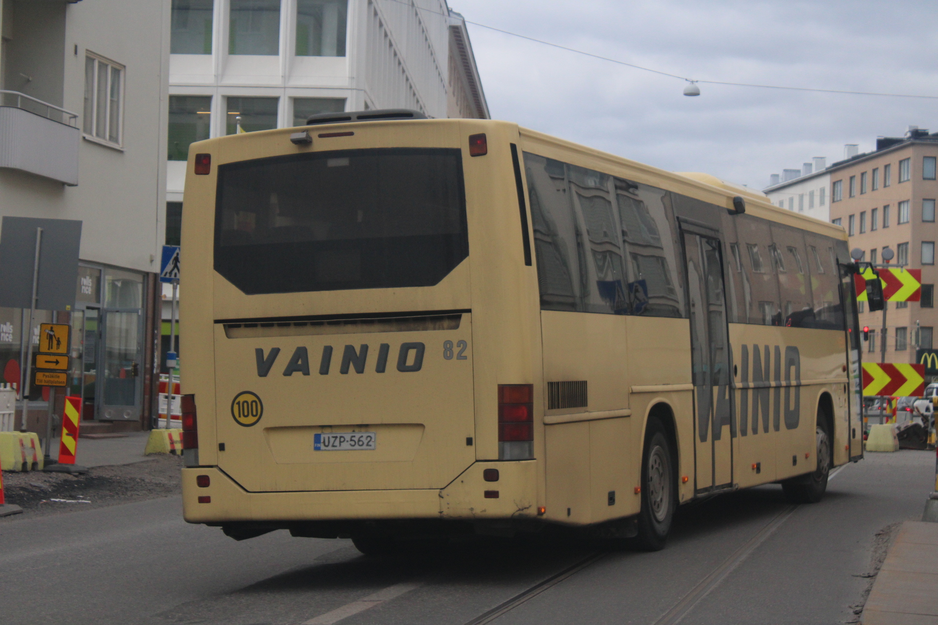 J. Vainion Liikenne 82
