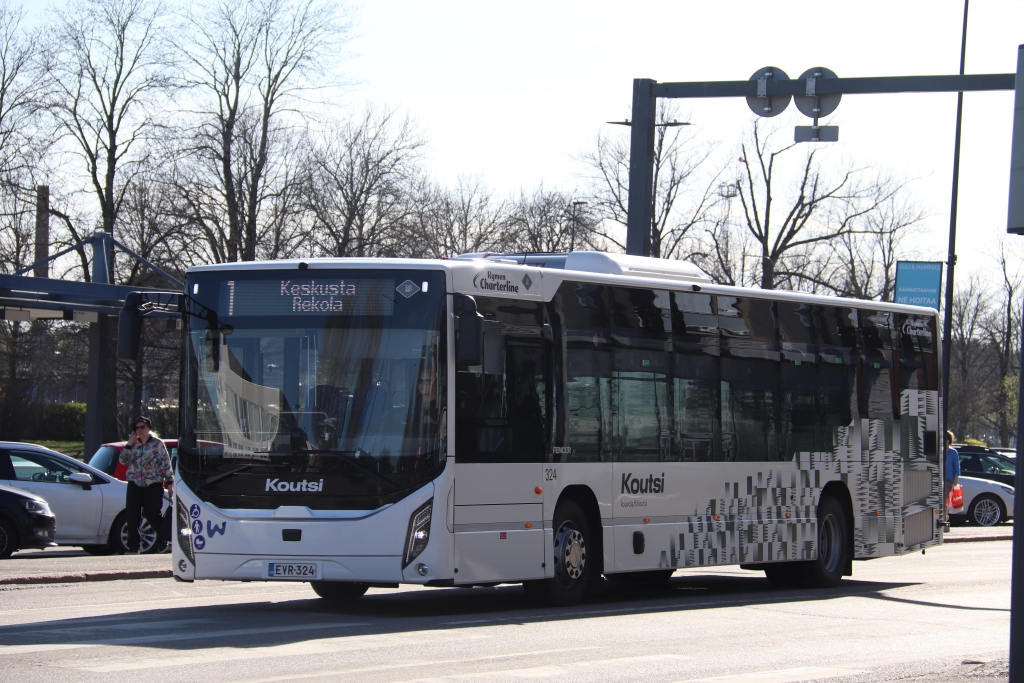Kymen Charterline 324