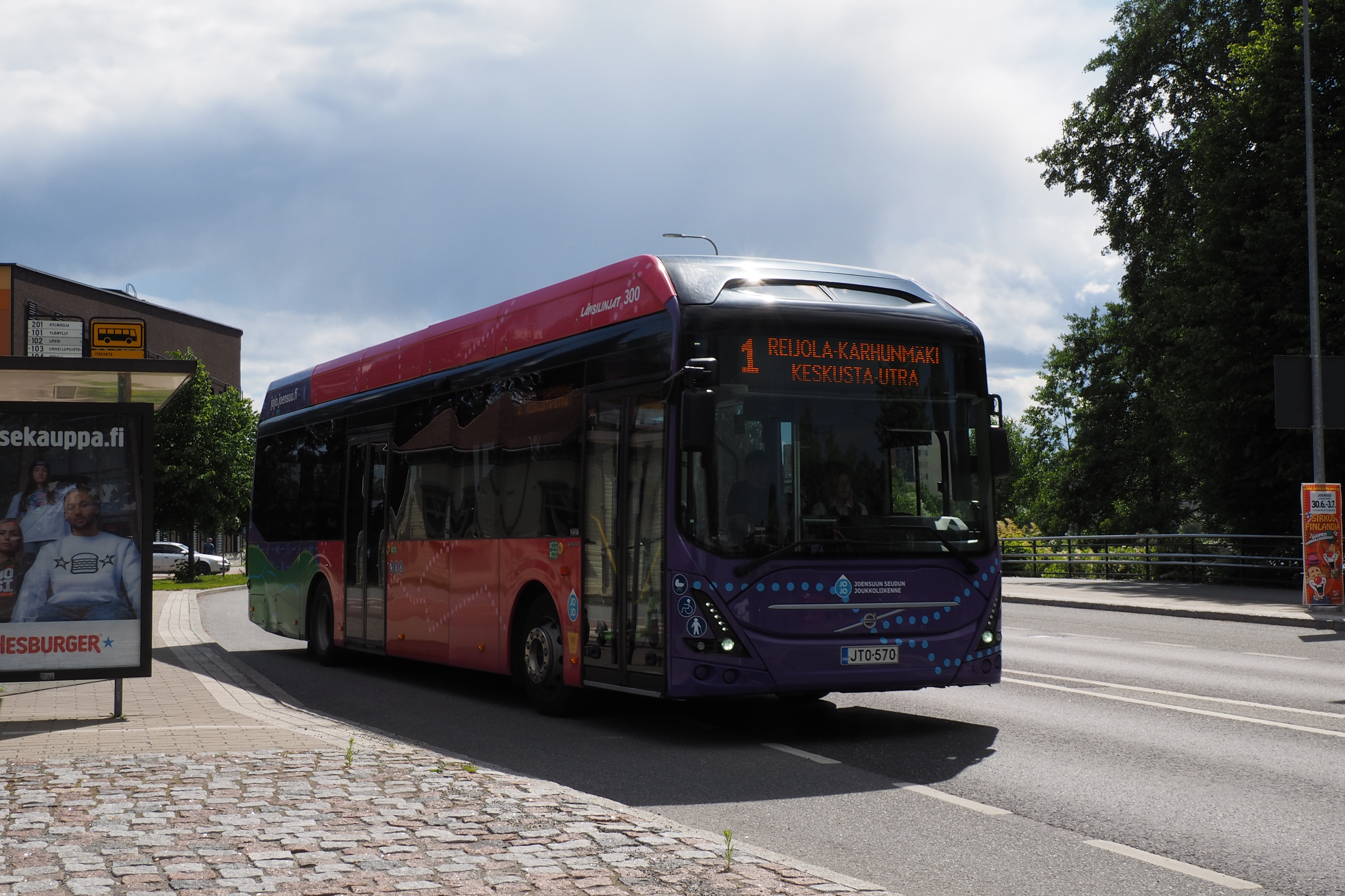 Länsilinjat 300
