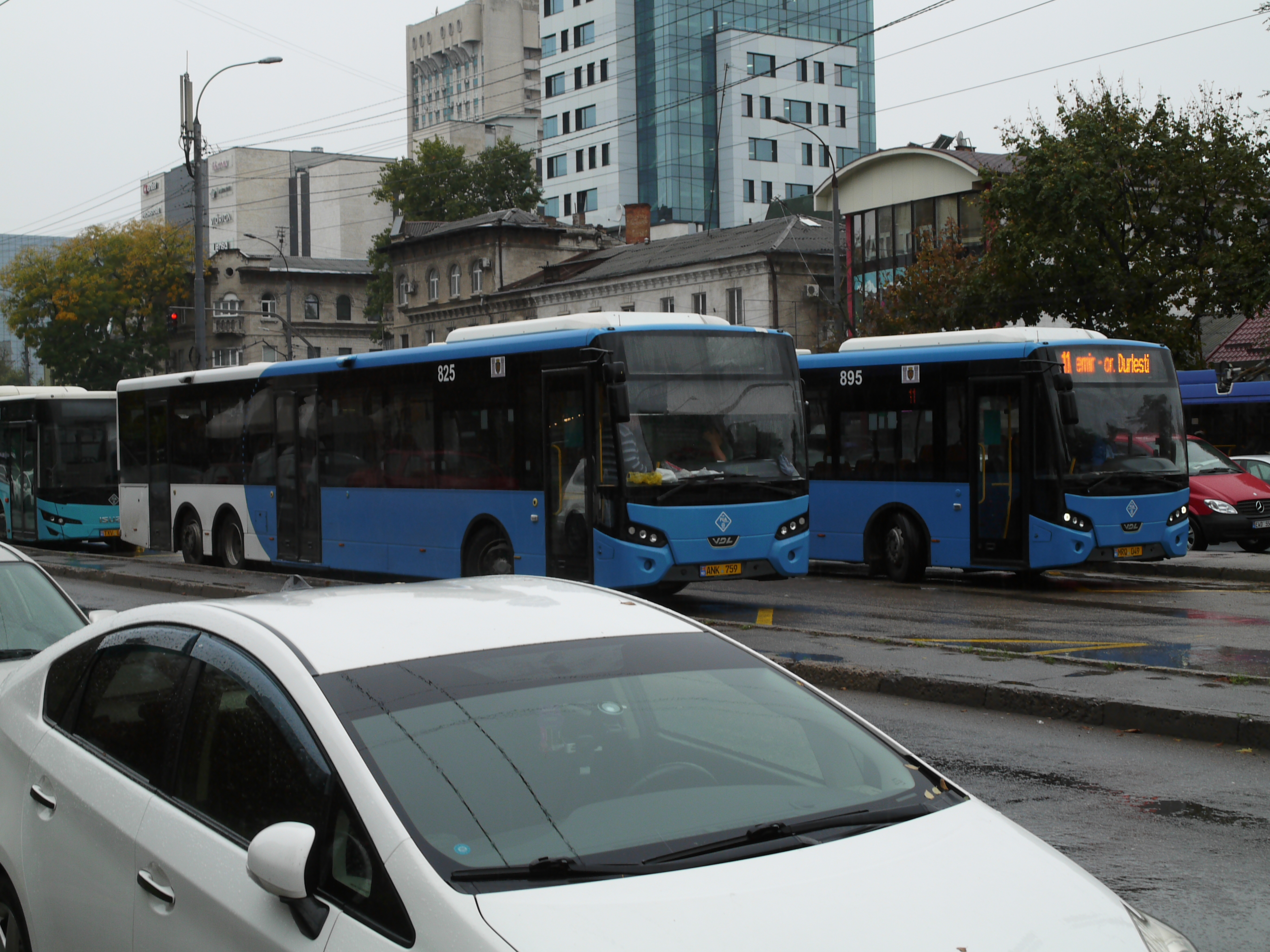 Parcul Urban de Autobuze 825 ja 895