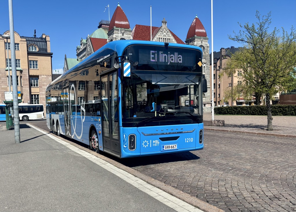 Pohjolan Liikenne 1210