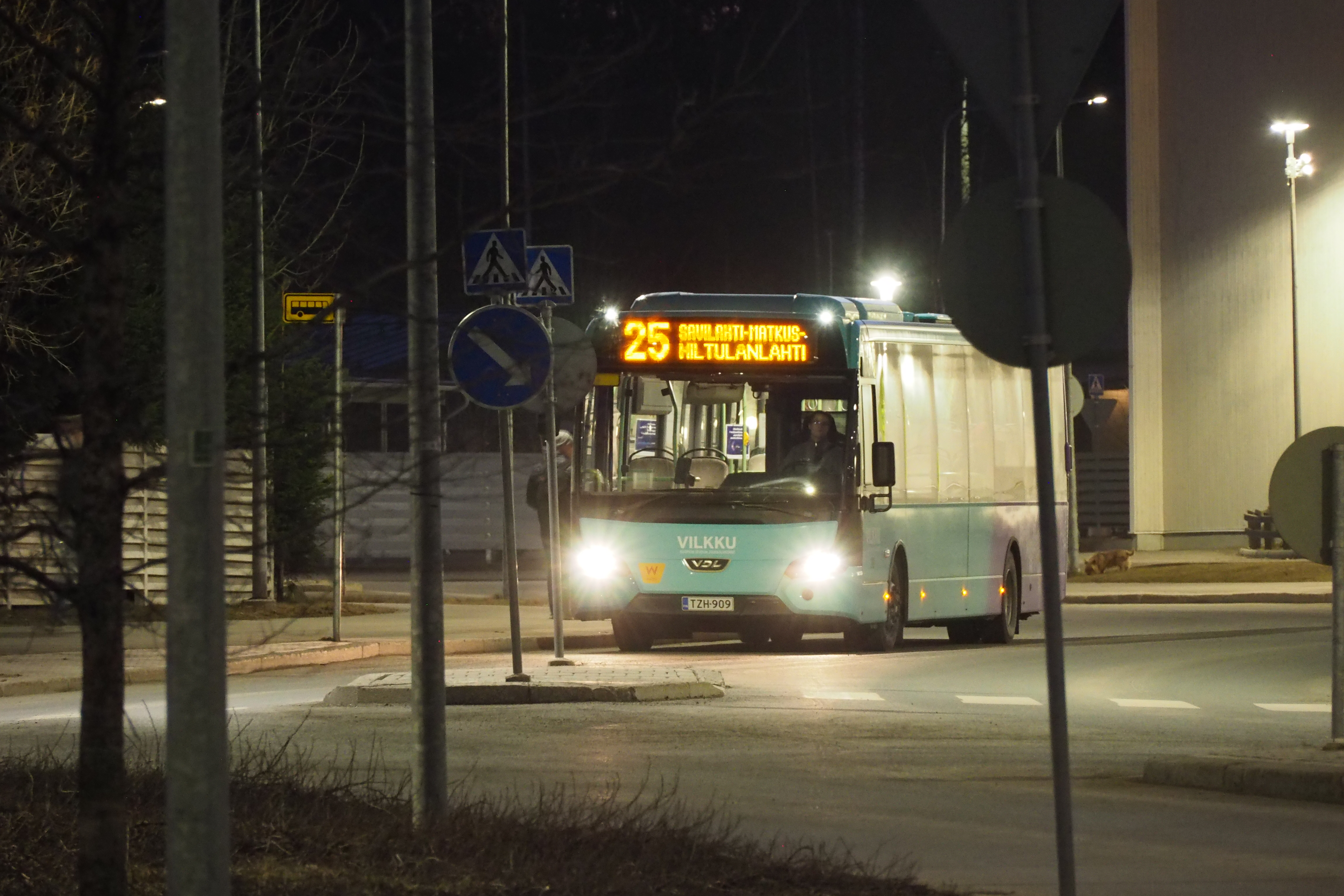 Pohjolan Liikenne 210