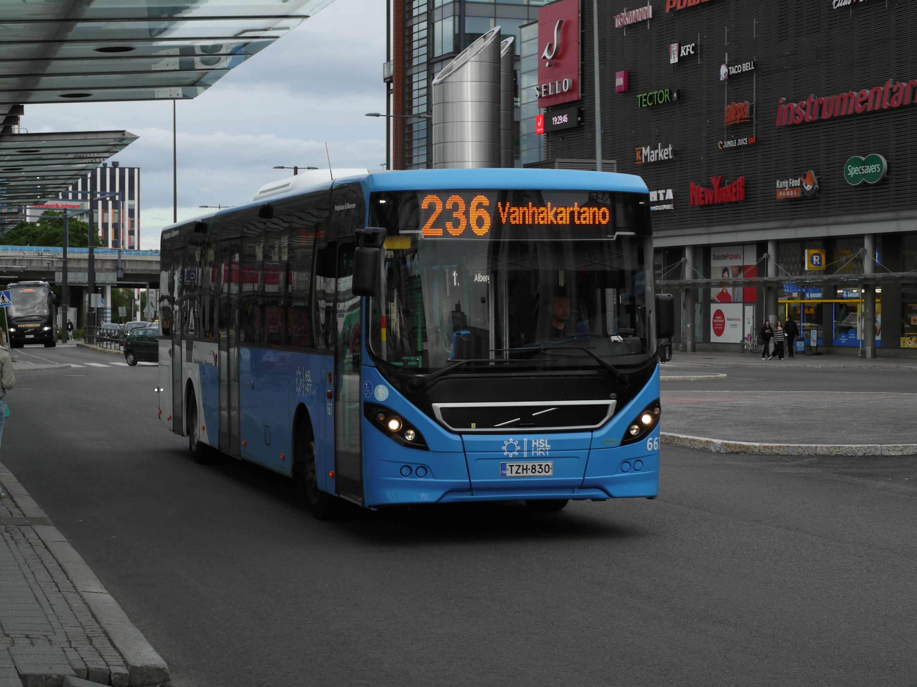 Pohjolan Liikenne 667