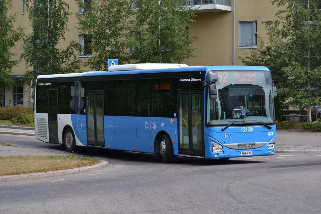 Pohjolan Liikenne 674