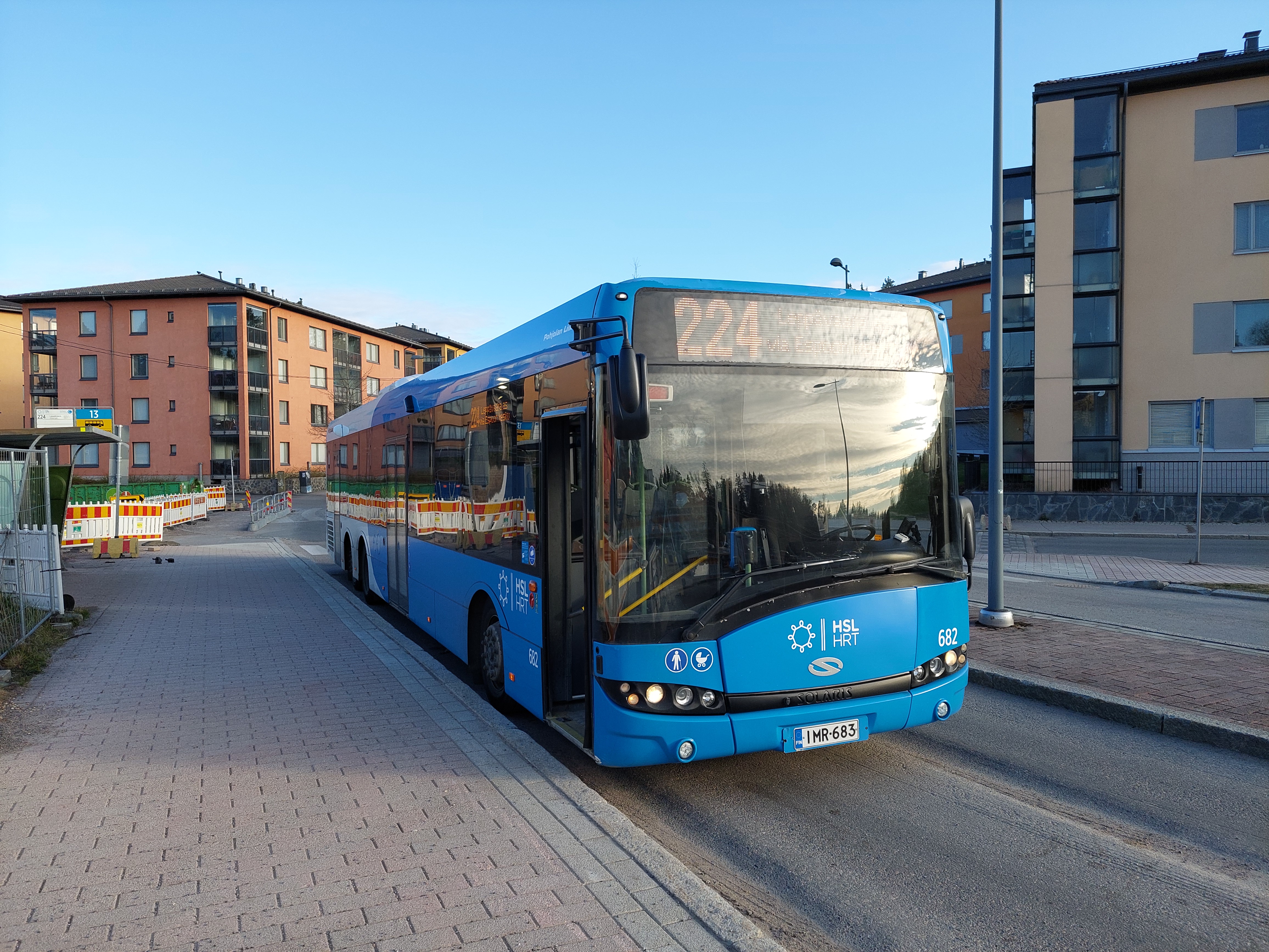 Pohjolan Liikenne 682