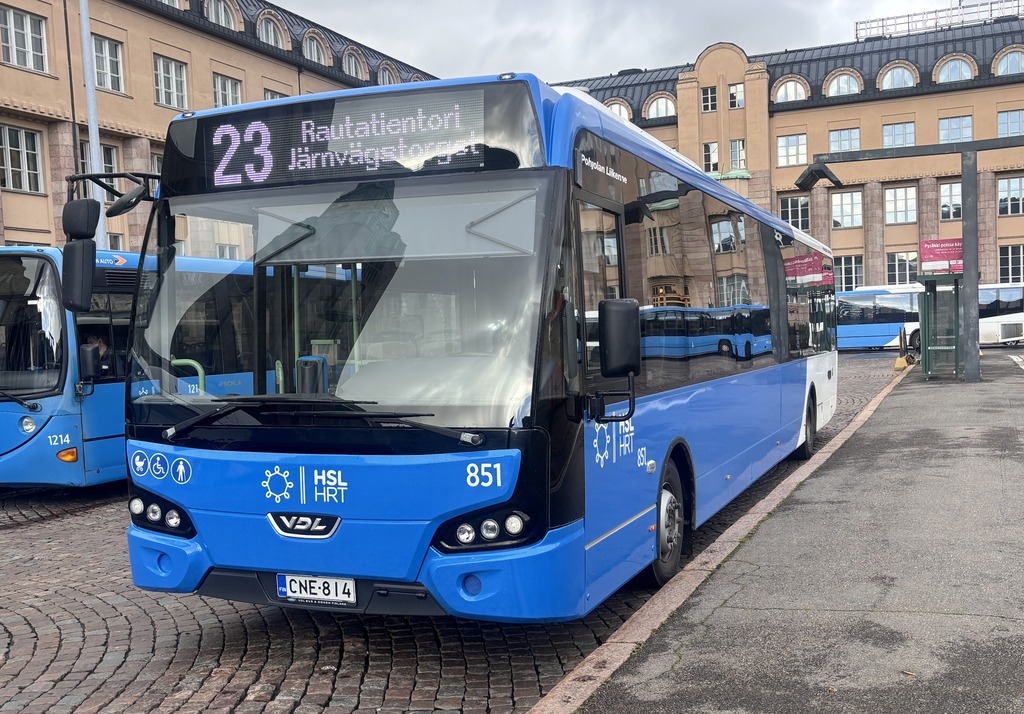 Pohjolan Liikenne 851