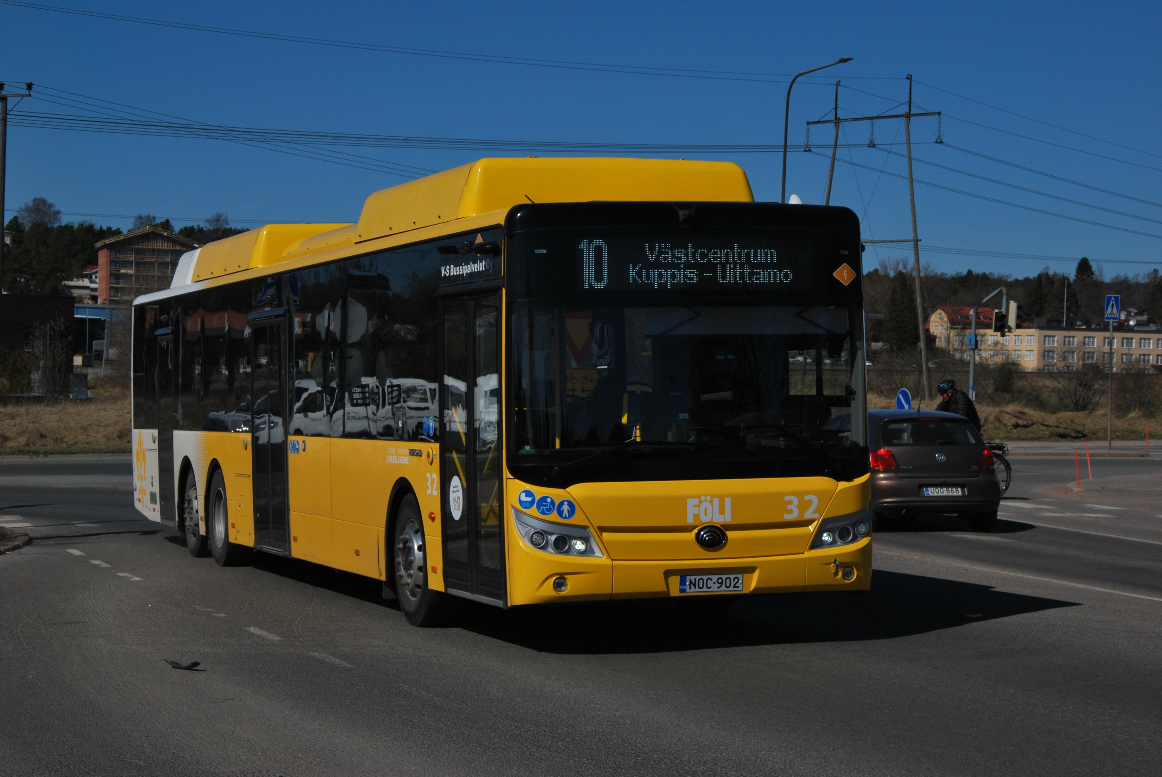 V-S Bussipalvelut 32