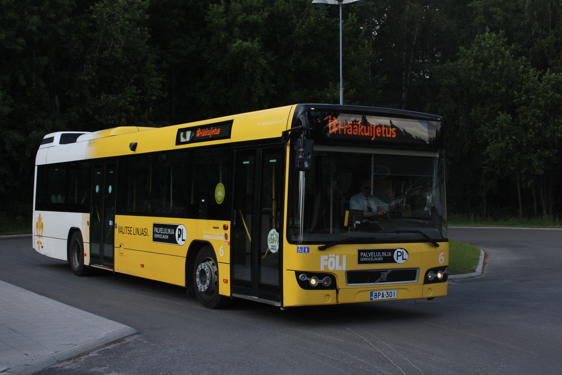 V-S Bussipalvelut 6